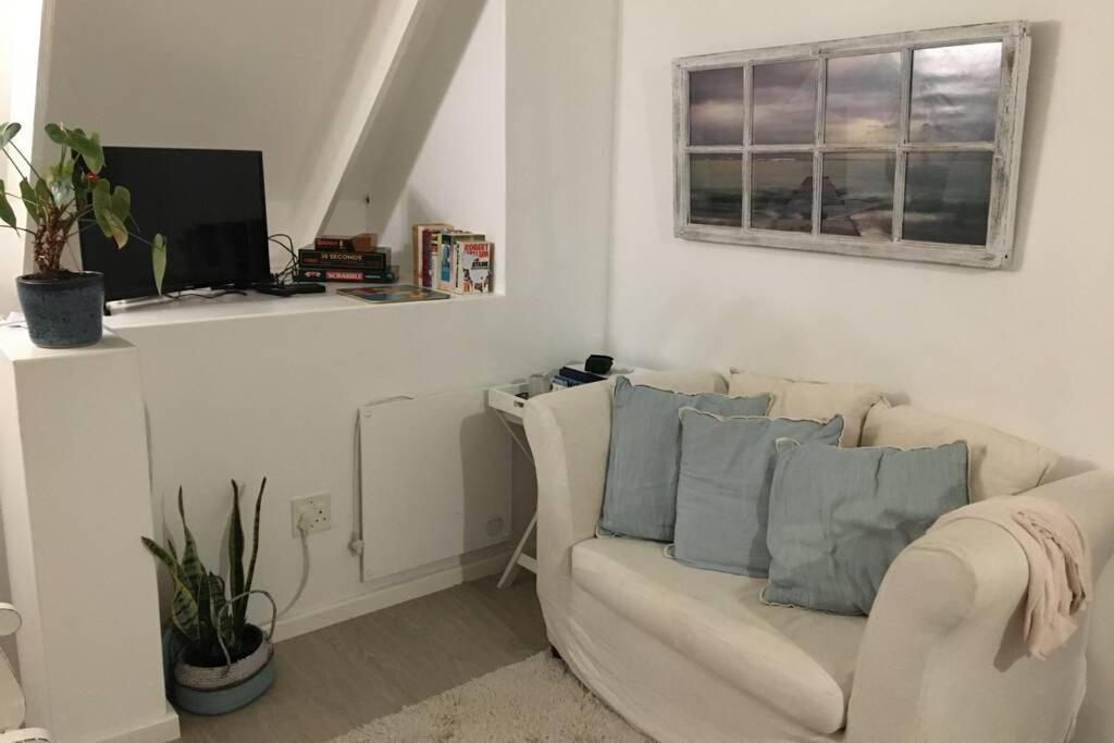 Apartment Perfect Hideaway - Stunning Sea And Mountain Views