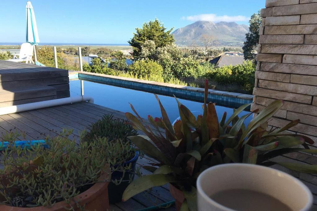 Apartment Perfect Hideaway - Stunning Sea And Mountain Views